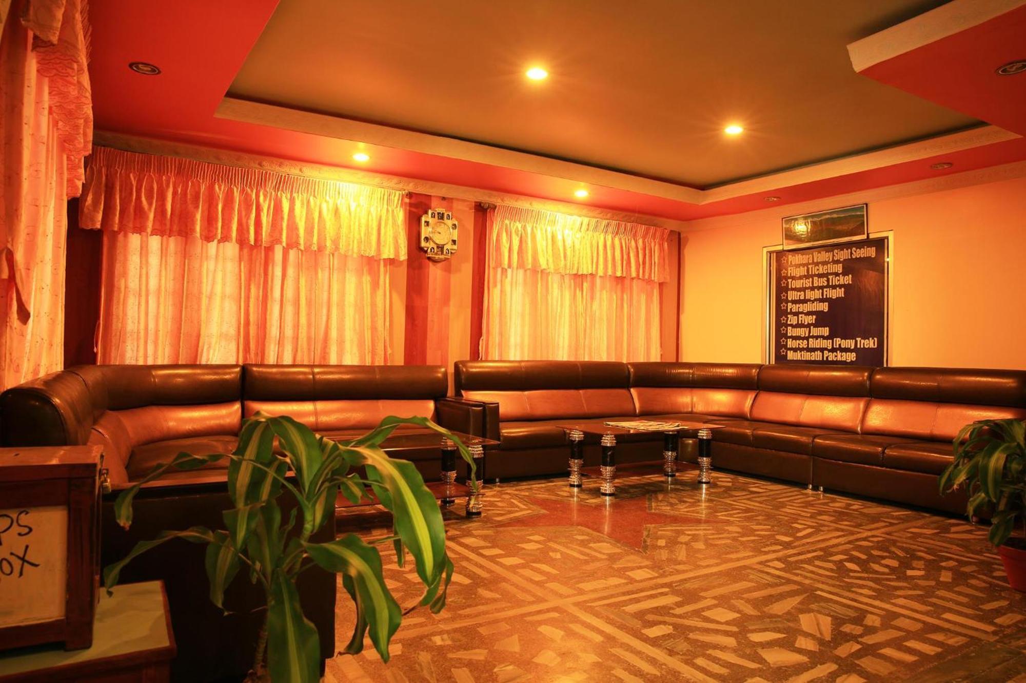 Hotel River Park Pokhara Kültér fotó