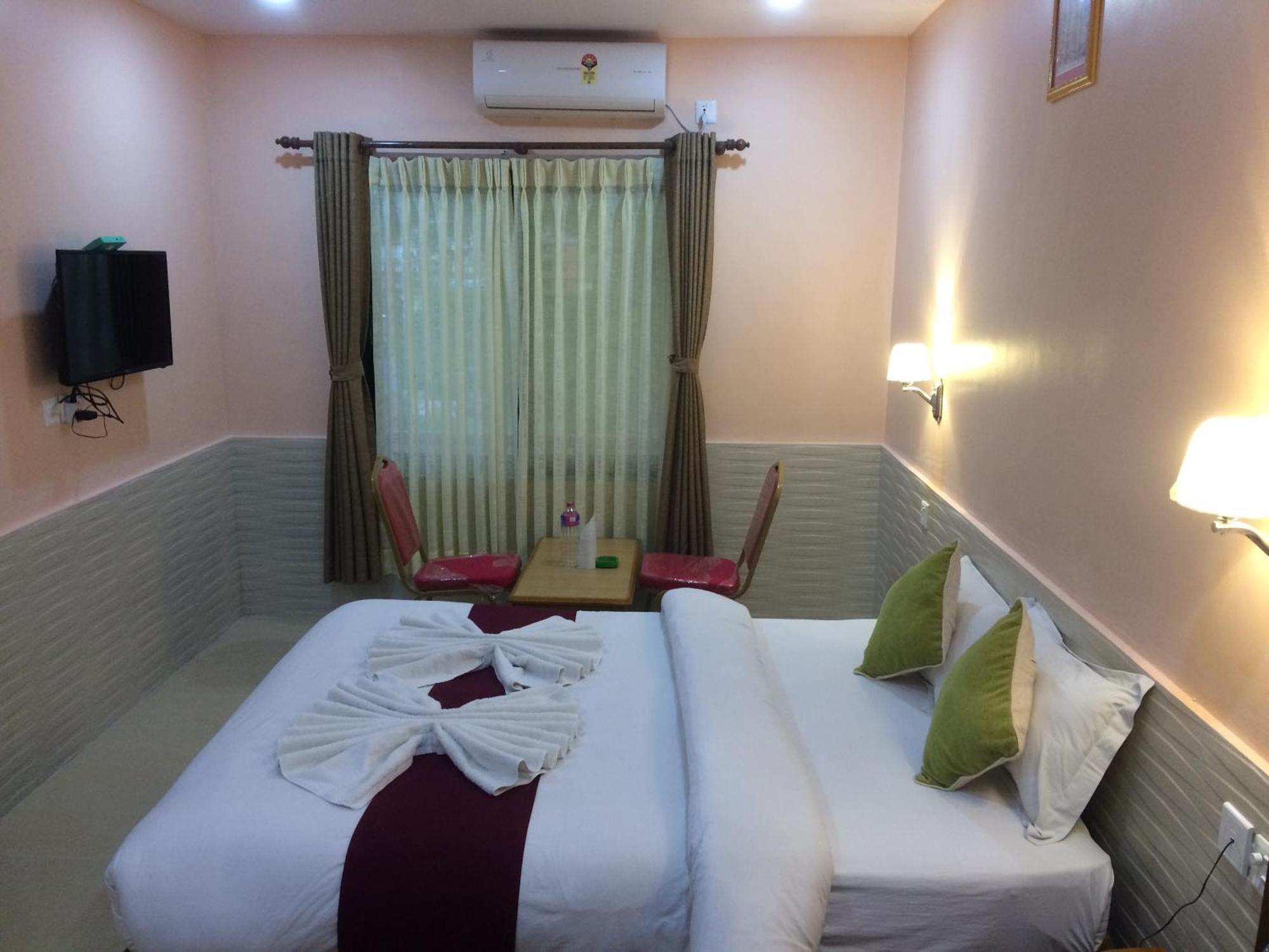 Hotel River Park Pokhara Kültér fotó